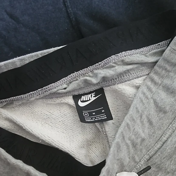 Nike sweatpants 2 pairs - Picture 2 of 4